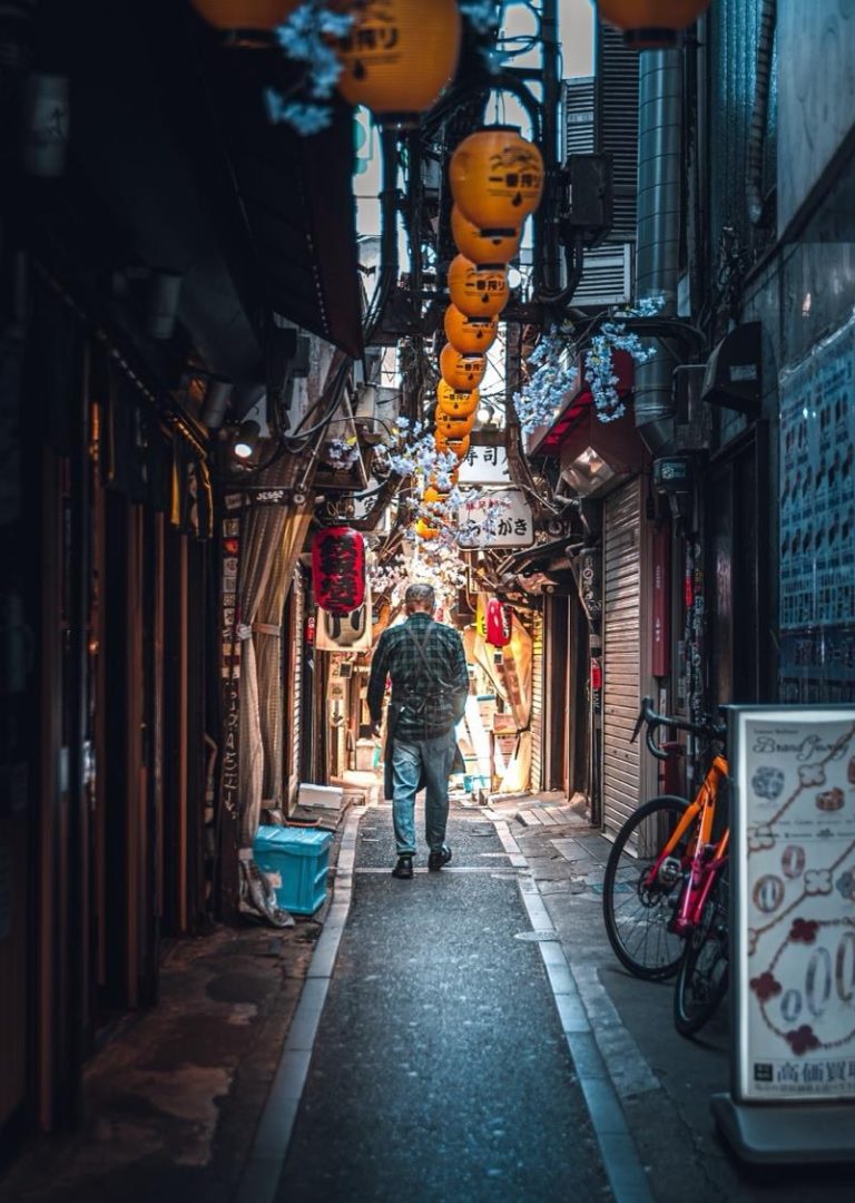 „Urban Solitude“ by Eric Boettcher – Imaging World 2026 photo competition, category street
