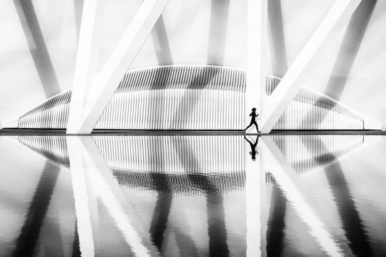 „Running“ by Werner Schwehm – Imaging World 2026 photo competition, category street